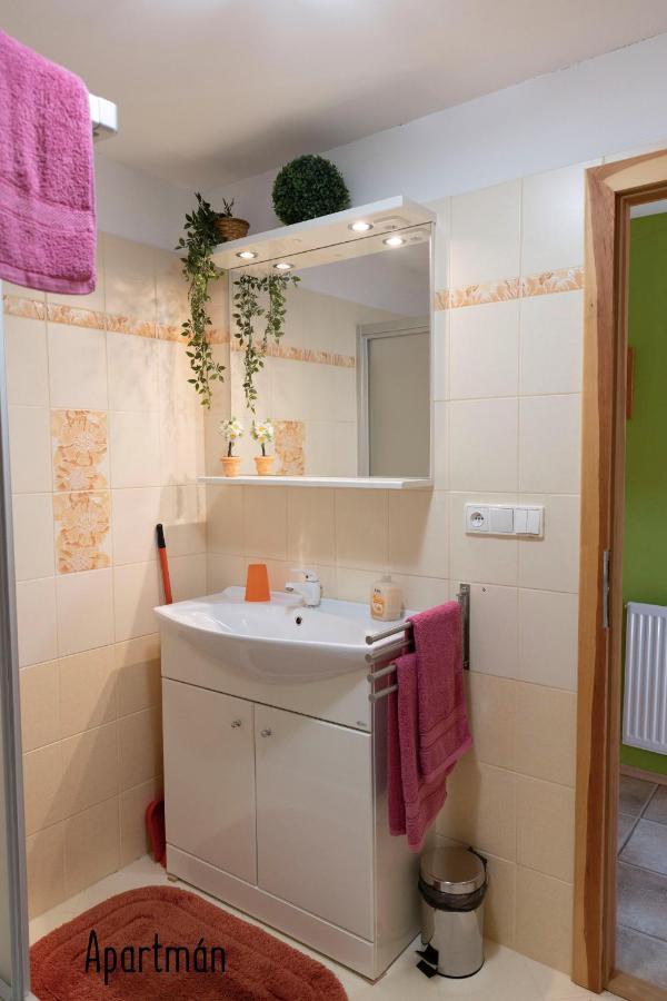 Ferienwohnung Vyprachtice L.V. Exterior foto